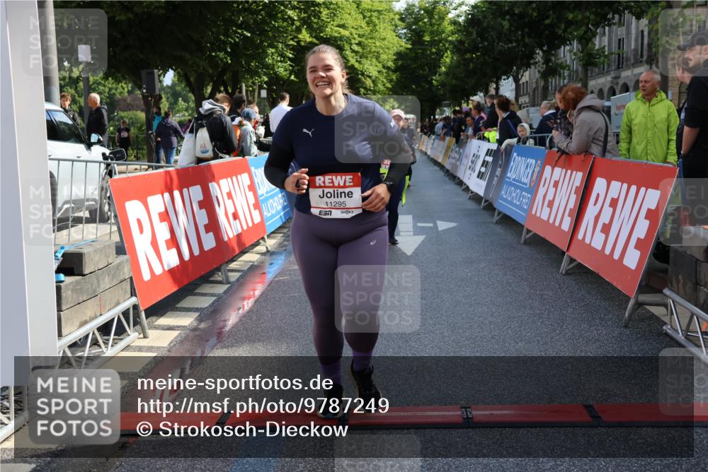 14.06.2026 - REWE Women's Run Strokosch-Dieckow http://msf.ph/oto/9787249 14.06.2026 10:14:24 Ziel 10336, 10452, 10458, 10536, 10696, 10711, 11295, 11425, 11497 meine-sportfotos.de