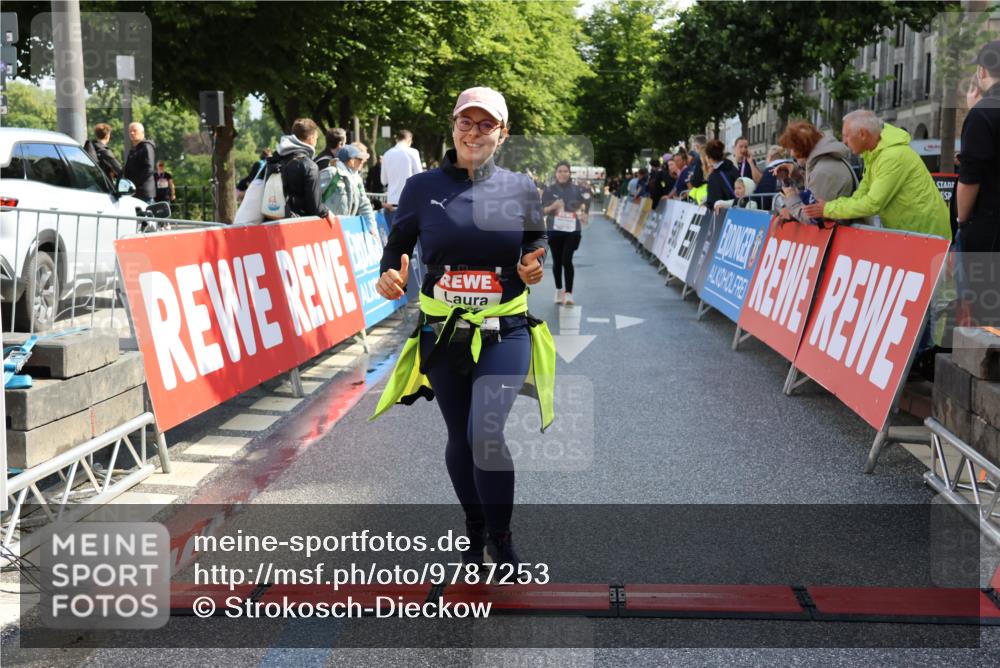 14.06.2026 - REWE Women's Run Strokosch-Dieckow http://msf.ph/oto/9787253 14.06.2026 10:14:27 Ziel 10175, 10336, 10696, 11295, 11425, 11497 meine-sportfotos.de