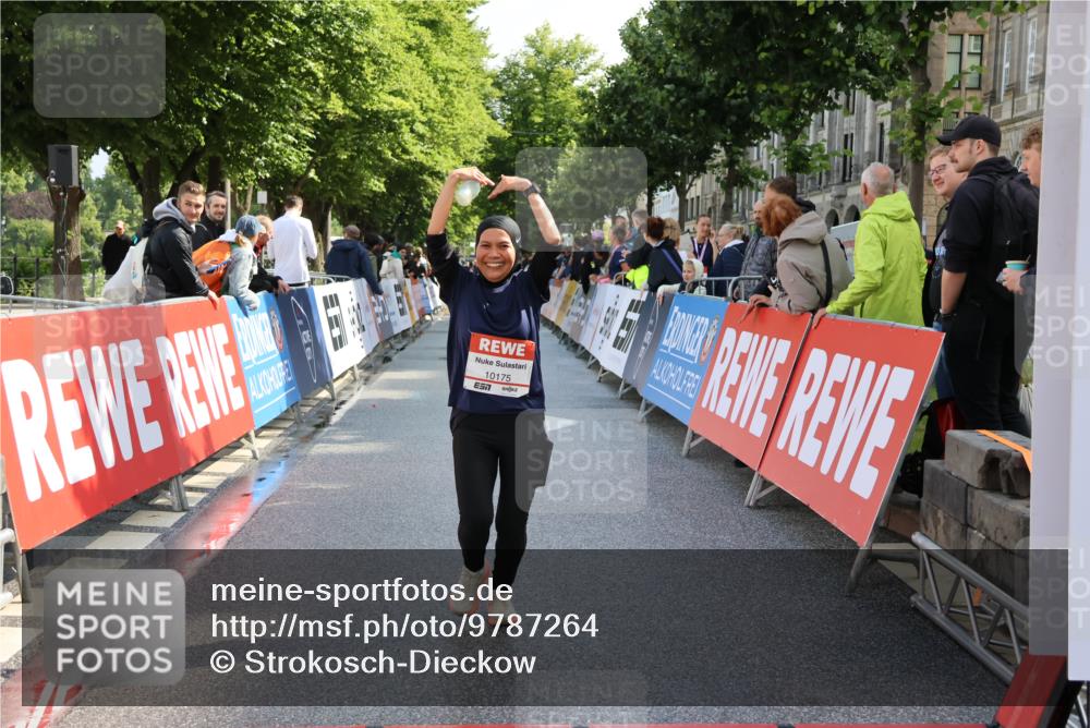 14.06.2026 - REWE Women's Run Strokosch-Dieckow http://msf.ph/oto/9787264 14.06.2026 10:14:31 Ziel 10175, 10696, 11295 meine-sportfotos.de