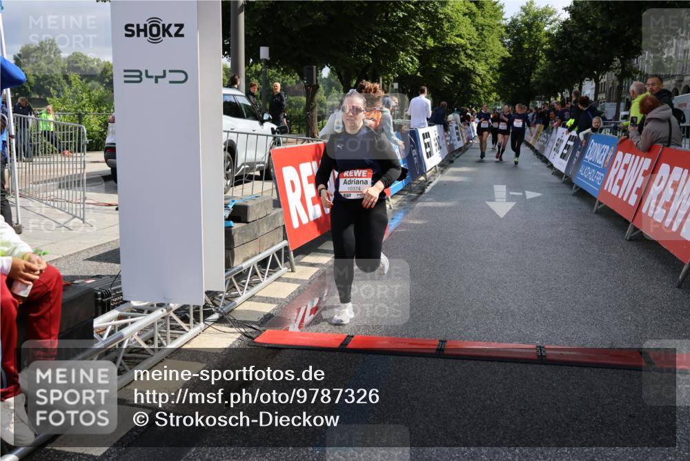 14.06.2026 - REWE Women's Run Strokosch-Dieckow http://msf.ph/oto/9787326 14.06.2026 10:15:12 Ziel 10374, 10394, 10569, 10689, 10872, 10883, 10961, 10962, 11286 meine-sportfotos.de