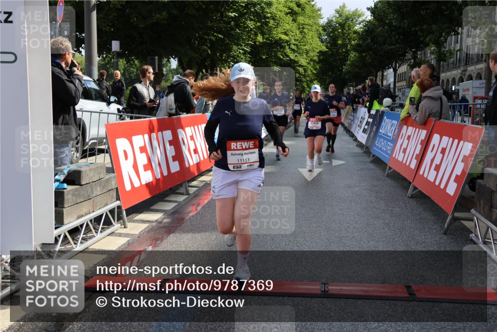 14.06.2026 - REWE Women's Run Strokosch-Dieckow http://msf.ph/oto/9787369 14.06.2026 10:15:33 Ziel 10330, 10523, 10577, 10630, 10746, 10758, 11151, 11430 meine-sportfotos.de