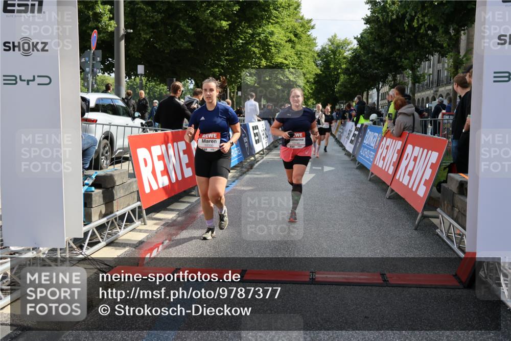 14.06.2026 - REWE Women's Run Strokosch-Dieckow http://msf.ph/oto/9787377 14.06.2026 10:15:36 Ziel 10249, 10330, 10577, 10630, 10746, 10758, 11151, 11430 meine-sportfotos.de
