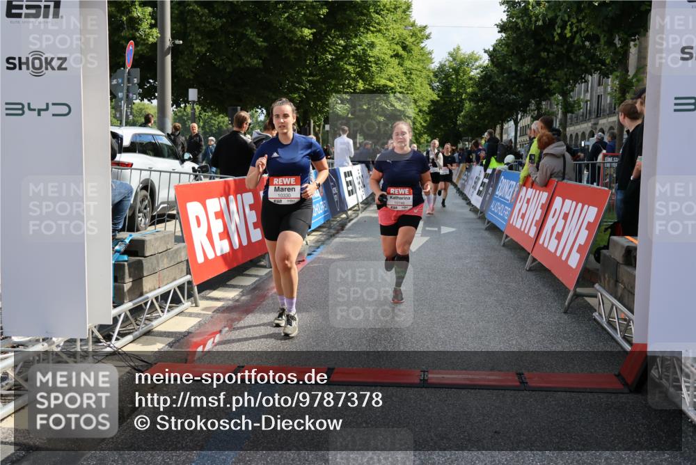 14.06.2026 - REWE Women's Run Strokosch-Dieckow http://msf.ph/oto/9787378 14.06.2026 10:15:36 Ziel 10249, 10330, 10577, 10630, 10746, 10758, 11151, 11430 meine-sportfotos.de