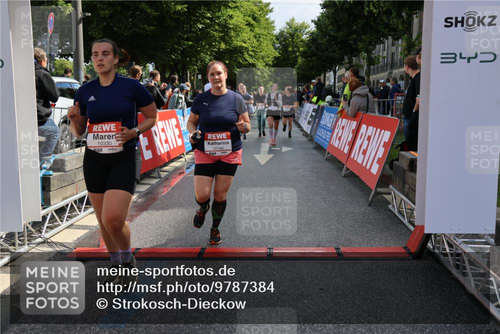 14.06.2026 - REWE Women's Run Strokosch-Dieckow http://msf.ph/oto/9787384 14.06.2026 10:15:37 Ziel 10202, 10249, 10330, 10570, 10630, 10746, 10758, 11151, 11430 meine-sportfotos.de