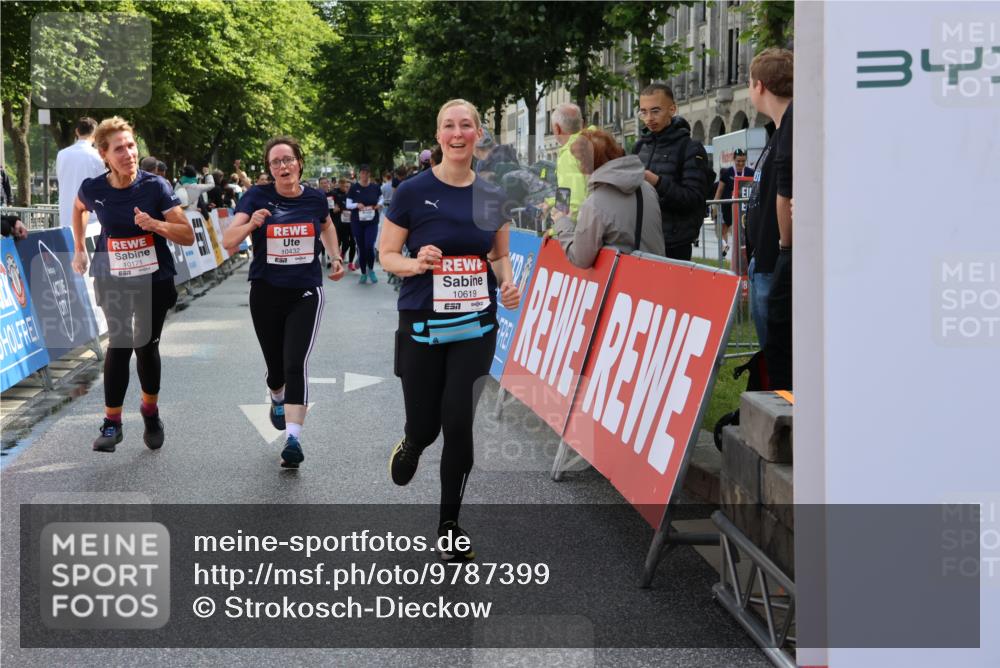 14.06.2026 - REWE Women's Run Strokosch-Dieckow http://msf.ph/oto/9787399 14.06.2026 10:15:46 Ziel 10171, 10202, 10249, 10432, 10570, 10612, 10619, 11106 meine-sportfotos.de