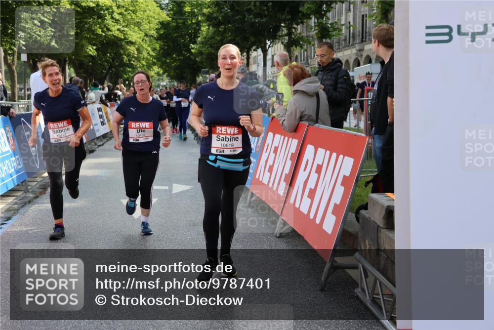 14.06.2026 - REWE Women's Run Strokosch-Dieckow http://msf.ph/oto/9787401 14.06.2026 10:15:46 Ziel 10171, 10202, 10249, 10432, 10570, 10612, 10619, 11106 meine-sportfotos.de