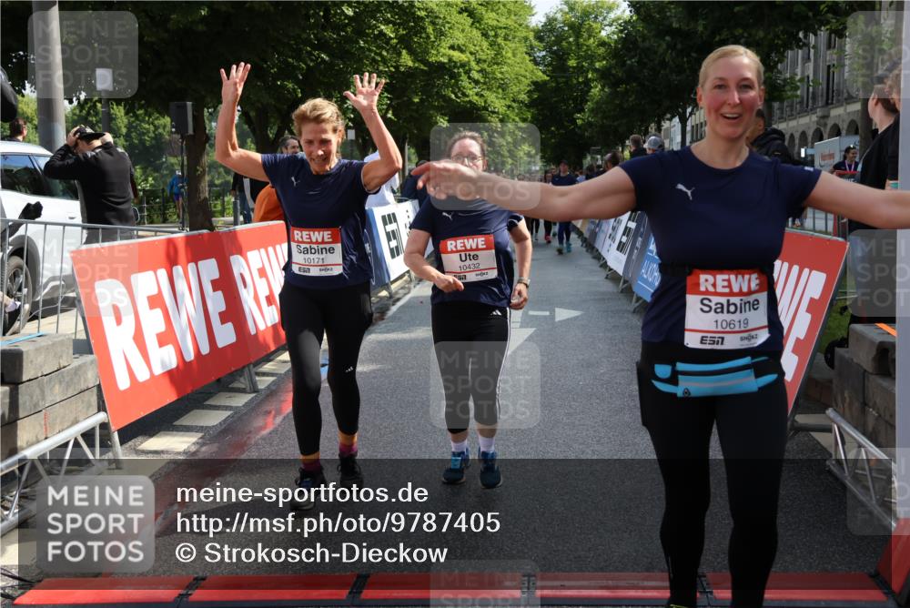 14.06.2026 - REWE Women's Run Strokosch-Dieckow http://msf.ph/oto/9787405 14.06.2026 10:15:47 Ziel 10171, 10202, 10249, 10432, 10570, 10612, 10619, 11106 meine-sportfotos.de