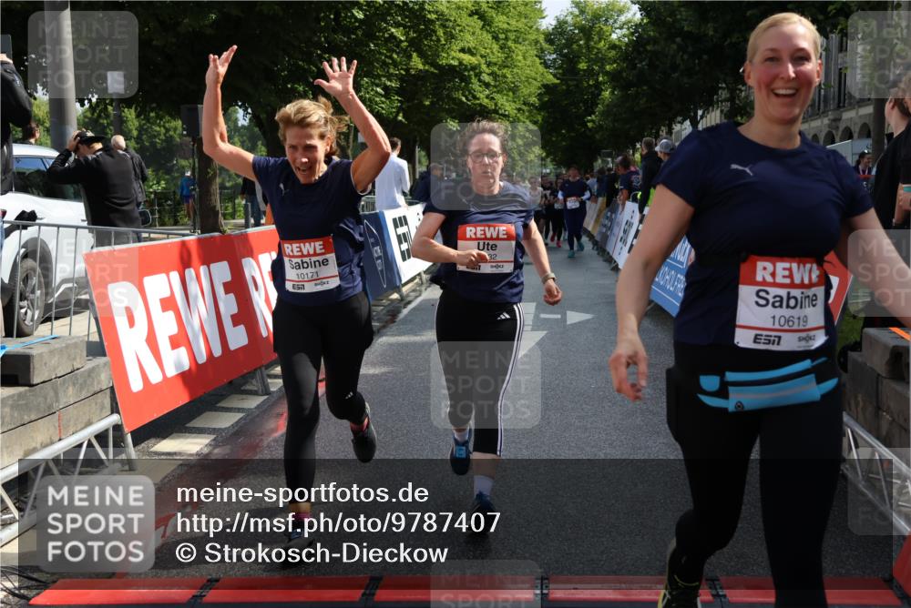 14.06.2026 - REWE Women's Run Strokosch-Dieckow http://msf.ph/oto/9787407 14.06.2026 10:15:47 Ziel 10171, 10202, 10249, 10432, 10570, 10612, 10619, 11106 meine-sportfotos.de
