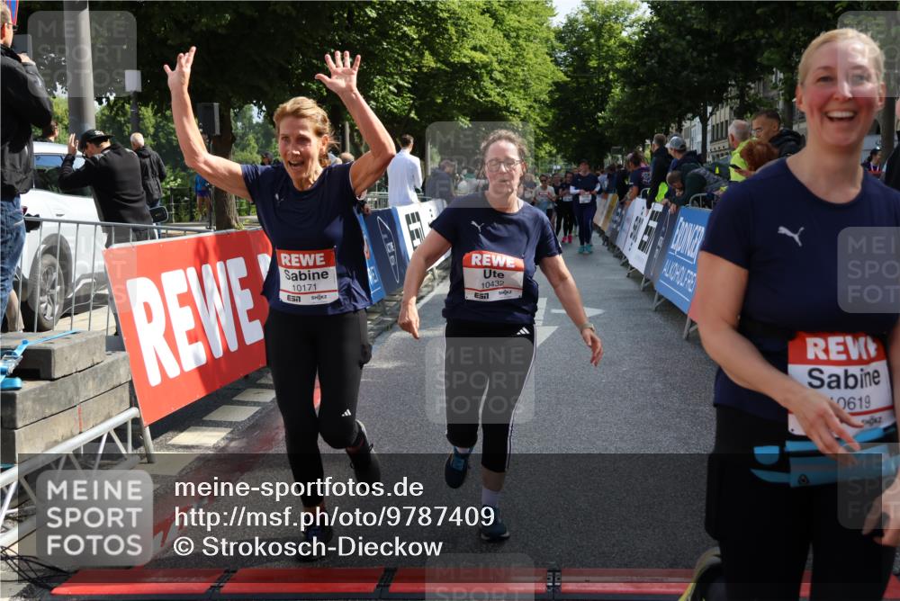 14.06.2026 - REWE Women's Run Strokosch-Dieckow http://msf.ph/oto/9787409 14.06.2026 10:15:47 Ziel 10171, 10202, 10249, 10432, 10570, 10612, 10619, 11106 meine-sportfotos.de