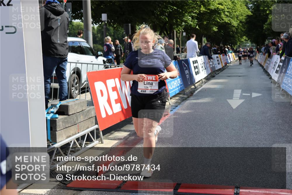 14.06.2026 - REWE Women's Run Strokosch-Dieckow http://msf.ph/oto/9787434 14.06.2026 10:16:01 Ziel 10209, 10314, 10420, 10472, 10487, 10698, 11029, 11168, 11380, 11381 meine-sportfotos.de