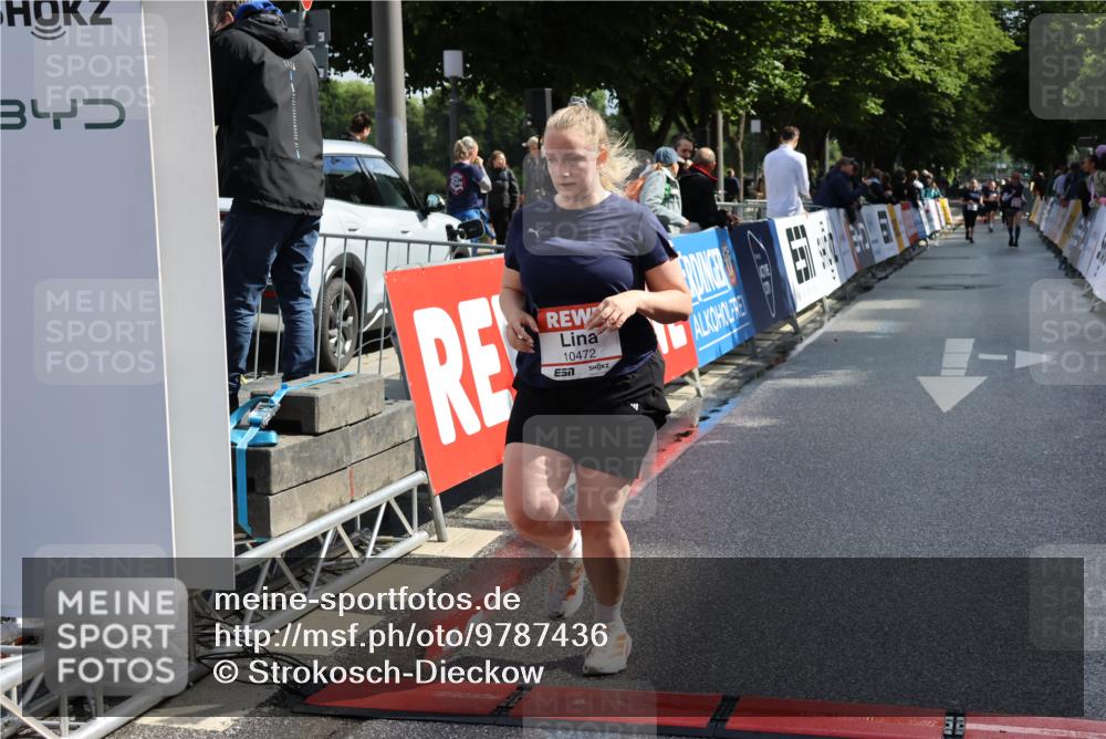 14.06.2026 - REWE Women's Run Strokosch-Dieckow http://msf.ph/oto/9787436 14.06.2026 10:16:01 Ziel 10209, 10314, 10420, 10472, 10487, 10698, 11029, 11168, 11380, 11381 meine-sportfotos.de