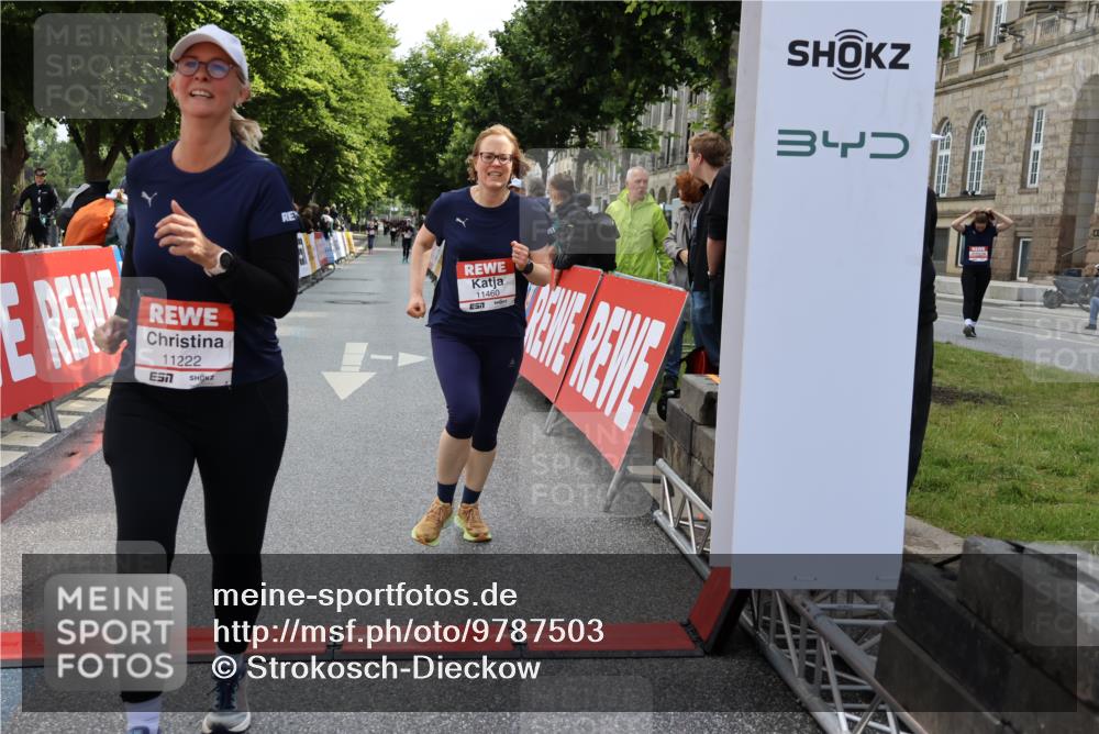 14.06.2026 - REWE Women's Run Strokosch-Dieckow http://msf.ph/oto/9787503 14.06.2026 10:16:35 Ziel 10658, 11222, 11227, 11460, 11490 meine-sportfotos.de