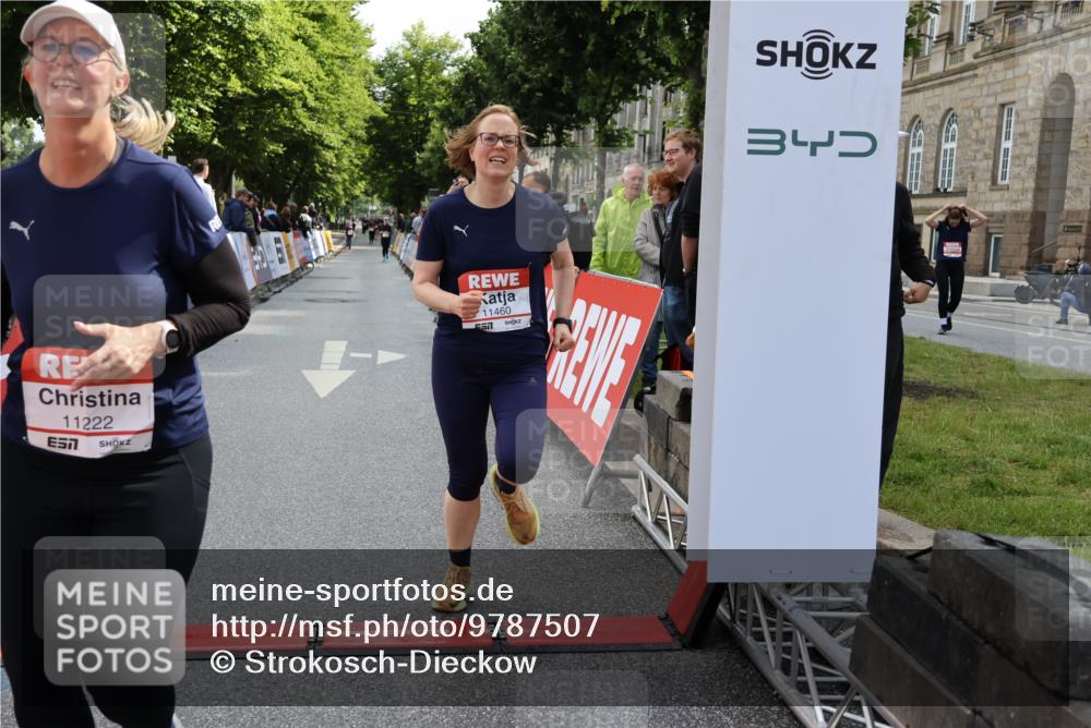 14.06.2026 - REWE Women's Run Strokosch-Dieckow http://msf.ph/oto/9787507 14.06.2026 10:16:36 Ziel 10658, 11222, 11227, 11460, 11490 meine-sportfotos.de