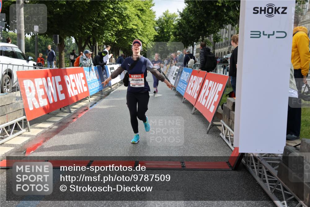 14.06.2026 - REWE Women's Run Strokosch-Dieckow http://msf.ph/oto/9787509 14.06.2026 10:16:54 Ziel 10187, 11231 meine-sportfotos.de