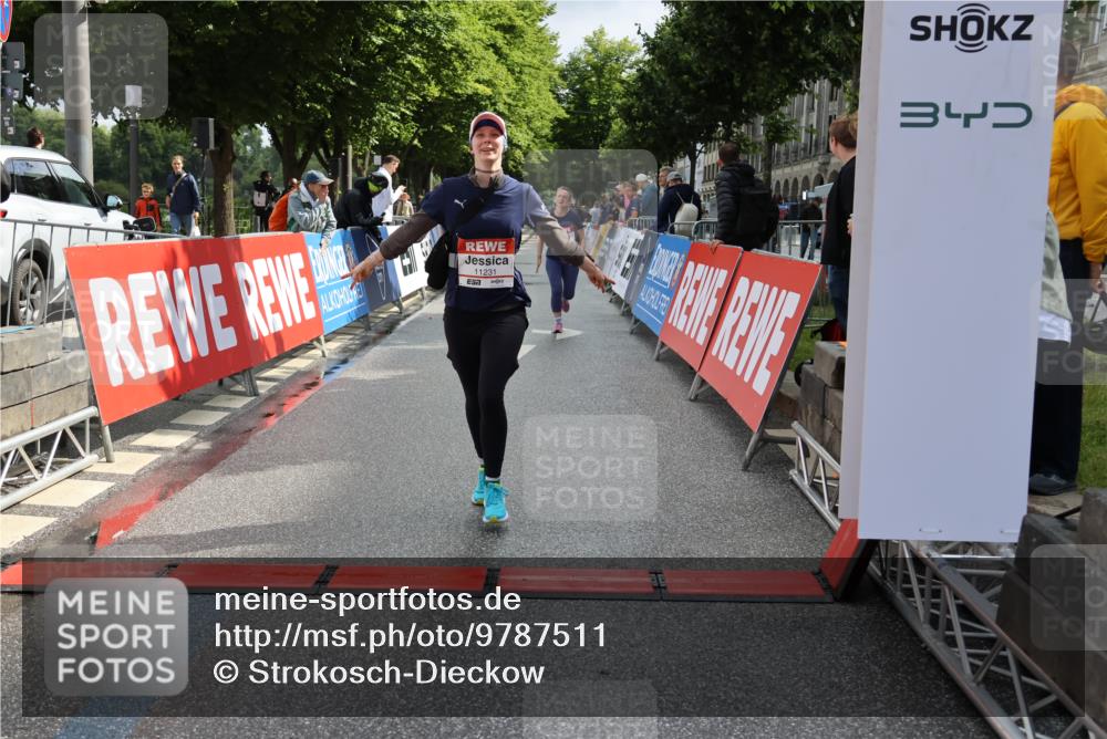 14.06.2026 - REWE Women's Run Strokosch-Dieckow http://msf.ph/oto/9787511 14.06.2026 10:16:54 Ziel 10187, 11231 meine-sportfotos.de