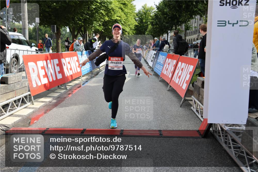 14.06.2026 - REWE Women's Run Strokosch-Dieckow http://msf.ph/oto/9787514 14.06.2026 10:16:55 Ziel 10187, 11231 meine-sportfotos.de