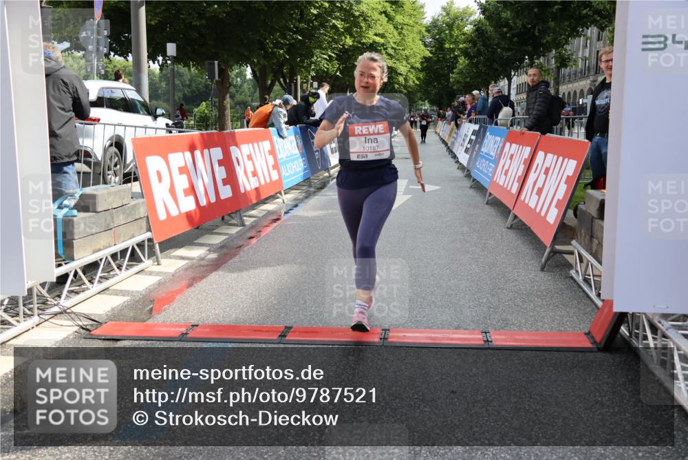14.06.2026 - REWE Women's Run Strokosch-Dieckow http://msf.ph/oto/9787521 14.06.2026 10:16:57 Ziel 10187, 11231 meine-sportfotos.de
