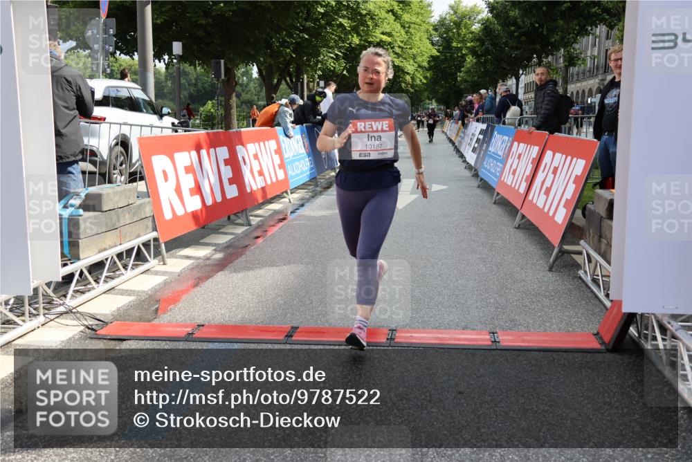 14.06.2026 - REWE Women's Run Strokosch-Dieckow http://msf.ph/oto/9787522 14.06.2026 10:16:57 Ziel 10187, 11231 meine-sportfotos.de