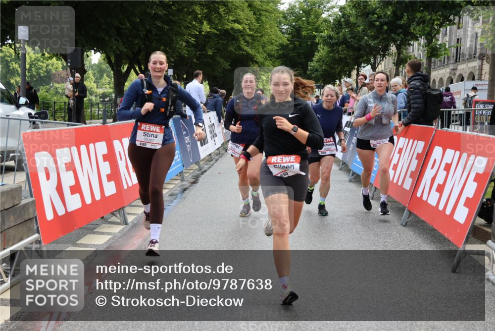 14.06.2026 - REWE Women's Run Strokosch-Dieckow http://msf.ph/oto/9787638 14.06.2026 10:18:20 Ziel 10515, 10707, 10851, 10865, 10866, 11189, 11314, 11449 meine-sportfotos.de