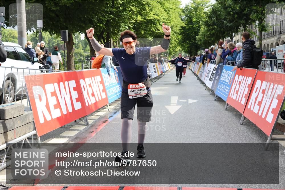 14.06.2026 - REWE Women's Run Strokosch-Dieckow http://msf.ph/oto/9787650 14.06.2026 10:18:26 Ziel 10141, 10515, 10707, 10851, 10865, 10866, 11314 meine-sportfotos.de