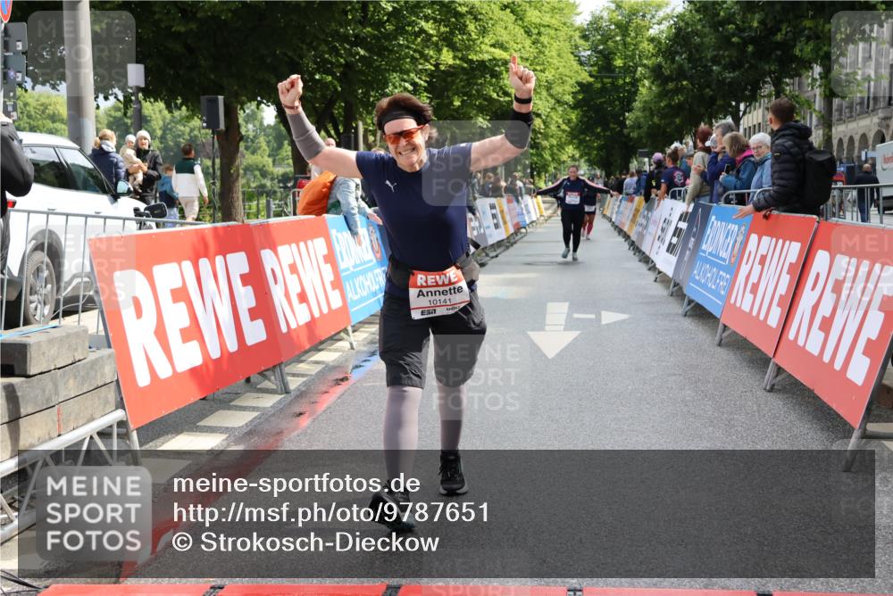 14.06.2026 - REWE Women's Run Strokosch-Dieckow http://msf.ph/oto/9787651 14.06.2026 10:18:26 Ziel 10141, 10515, 10707, 10851, 10865, 10866, 11314 meine-sportfotos.de