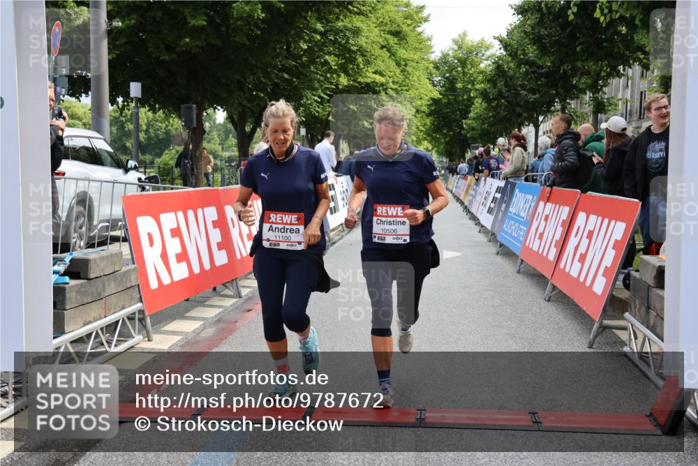 14.06.2026 - REWE Women's Run Strokosch-Dieckow http://msf.ph/oto/9787672 14.06.2026 10:18:51 Ziel 10506, 11100 meine-sportfotos.de