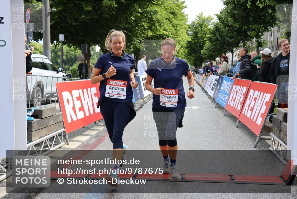 14.06.2026 - REWE Women's Run Strokosch-Dieckow http://msf.ph/oto/9787675 14.06.2026 10:18:51 Ziel 10506, 11100 meine-sportfotos.de