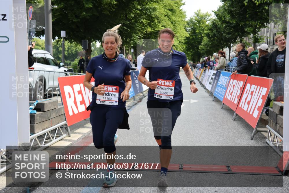 14.06.2026 - REWE Women's Run Strokosch-Dieckow http://msf.ph/oto/9787677 14.06.2026 10:18:51 Ziel 10506, 11100 meine-sportfotos.de