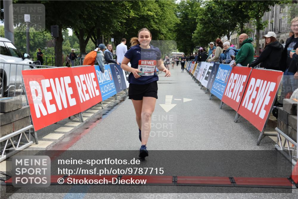 14.06.2026 - REWE Women's Run Strokosch-Dieckow http://msf.ph/oto/9787715 14.06.2026 10:19:53 Ziel 11394 meine-sportfotos.de