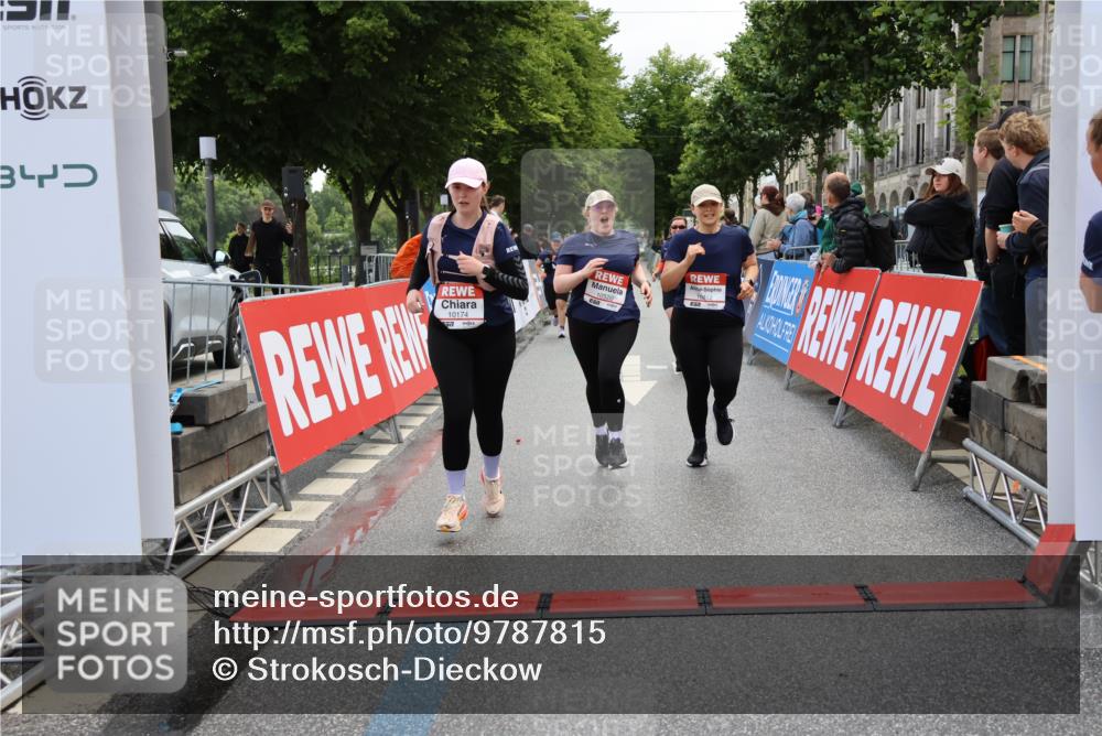 14.06.2026 - REWE Women's Run Strokosch-Dieckow http://msf.ph/oto/9787815 14.06.2026 10:21:33 Ziel 10174, 10212, 10520, 10607, 11249, 11256 meine-sportfotos.de