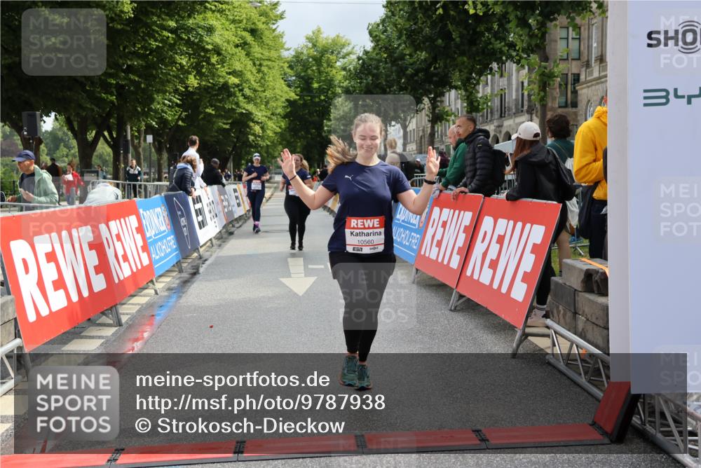 14.06.2026 - REWE Women's Run Strokosch-Dieckow http://msf.ph/oto/9787938 14.06.2026 10:23:13 Ziel 10189, 10560, 10681, 11203 meine-sportfotos.de