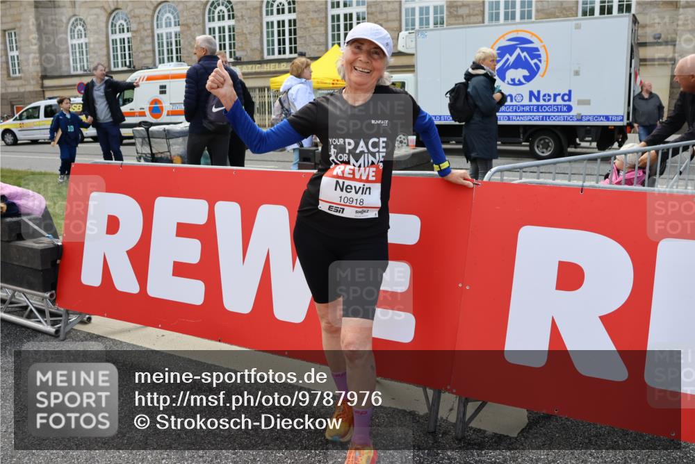 14.06.2026 - REWE Women's Run Strokosch-Dieckow http://msf.ph/oto/9787976 14.06.2026 10:23:37 Ziel 10457 meine-sportfotos.de