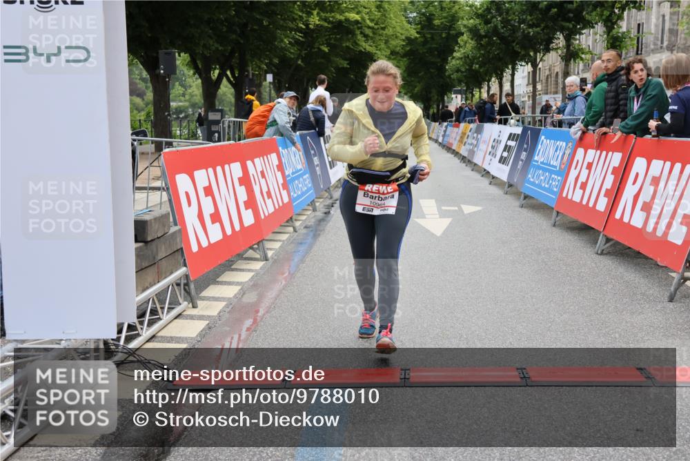 14.06.2026 - REWE Women's Run Strokosch-Dieckow http://msf.ph/oto/9788010 14.06.2026 10:24:40 Ziel 10964 meine-sportfotos.de