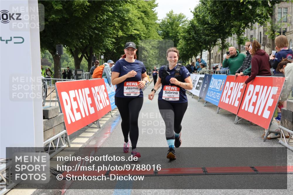 14.06.2026 - REWE Women's Run Strokosch-Dieckow http://msf.ph/oto/9788016 14.06.2026 10:24:57 Ziel 10572, 11247 meine-sportfotos.de