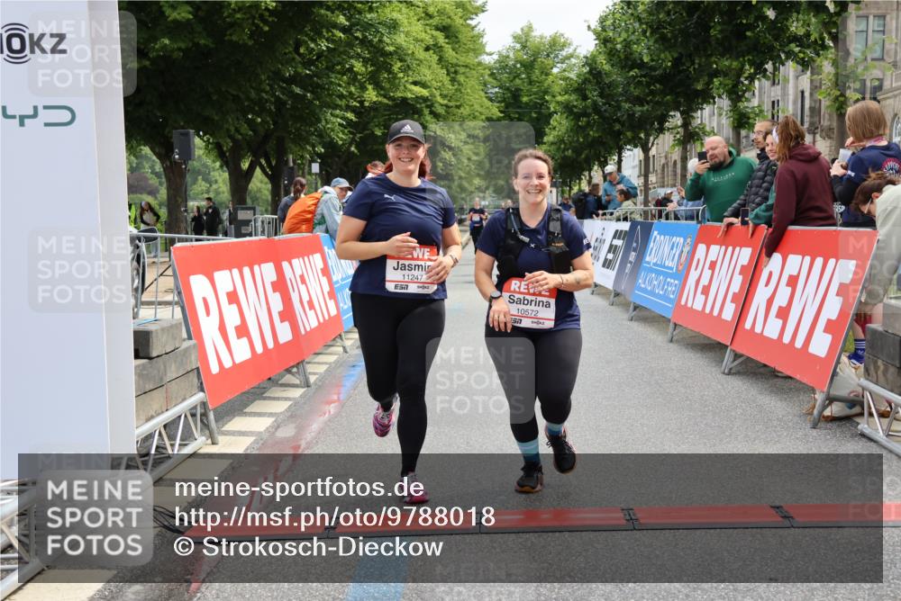 14.06.2026 - REWE Women's Run Strokosch-Dieckow http://msf.ph/oto/9788018 14.06.2026 10:24:57 Ziel 10572, 11247 meine-sportfotos.de