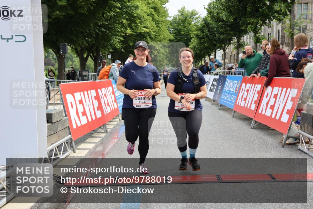 14.06.2026 - REWE Women's Run Strokosch-Dieckow http://msf.ph/oto/9788019 14.06.2026 10:24:57 Ziel 10572, 11247 meine-sportfotos.de
