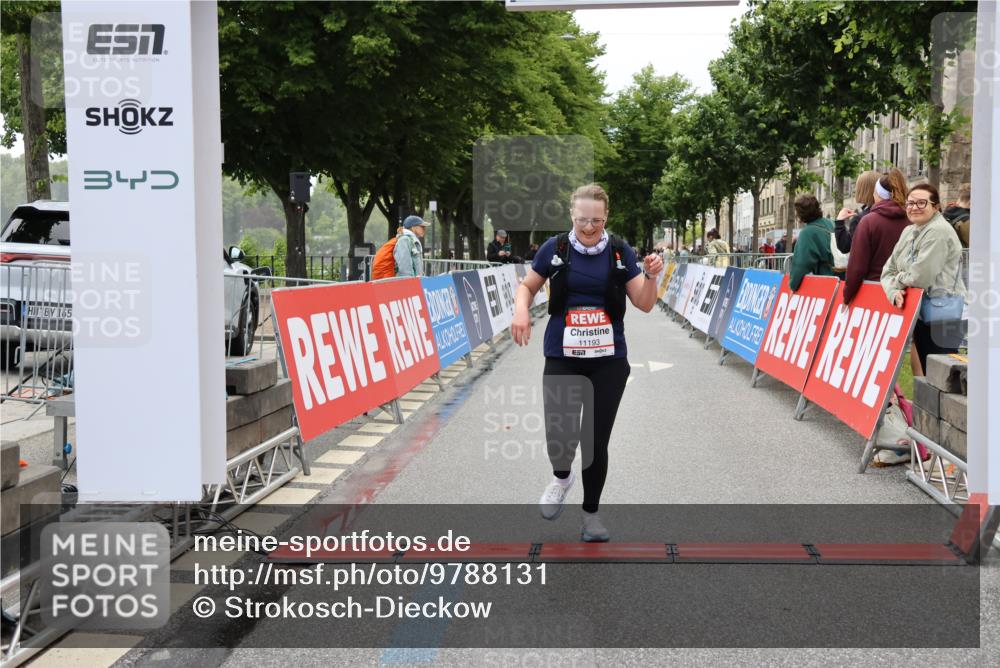 14.06.2026 - REWE Women's Run Strokosch-Dieckow http://msf.ph/oto/9788131 14.06.2026 10:28:33 Ziel 11193 meine-sportfotos.de