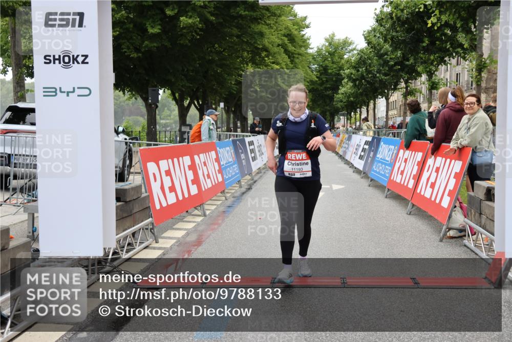 14.06.2026 - REWE Women's Run Strokosch-Dieckow http://msf.ph/oto/9788133 14.06.2026 10:28:33 Ziel 11193 meine-sportfotos.de