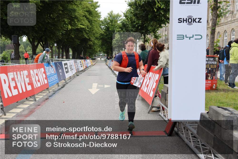 14.06.2026 - REWE Women's Run Strokosch-Dieckow http://msf.ph/oto/9788167 14.06.2026 10:29:26 Ziel 10540 meine-sportfotos.de