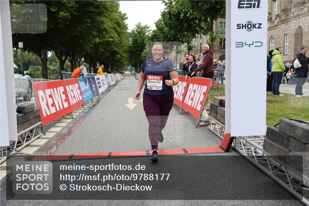 14.06.2026 - REWE Women's Run Strokosch-Dieckow http://msf.ph/oto/9788177 14.06.2026 10:30:45 Ziel 11464 meine-sportfotos.de