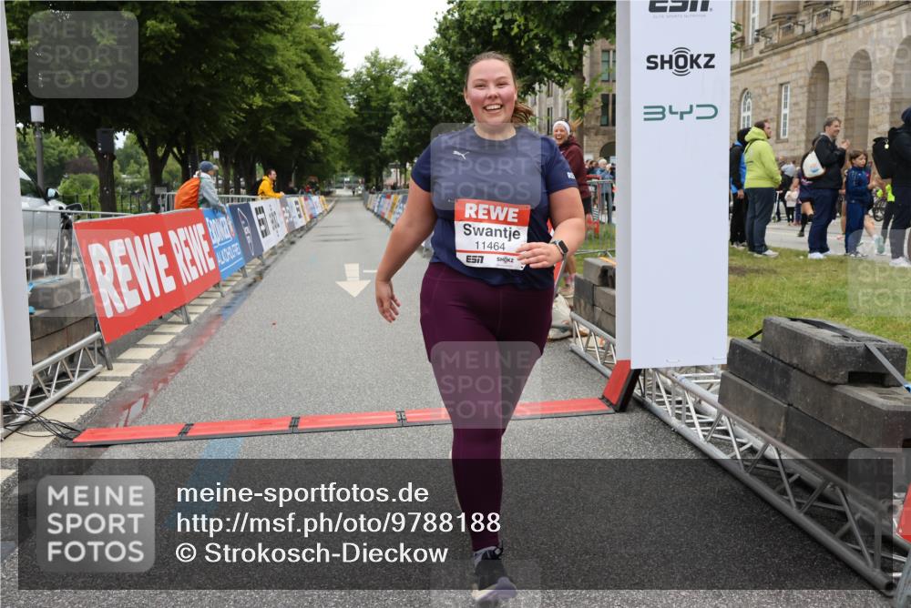 14.06.2026 - REWE Women's Run Strokosch-Dieckow http://msf.ph/oto/9788188 14.06.2026 10:30:46 Ziel 11464 meine-sportfotos.de