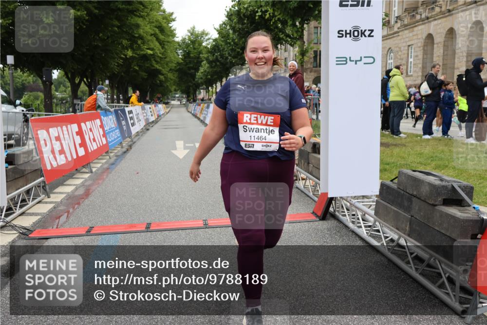 14.06.2026 - REWE Women's Run Strokosch-Dieckow http://msf.ph/oto/9788189 14.06.2026 10:30:46 Ziel 11464 meine-sportfotos.de