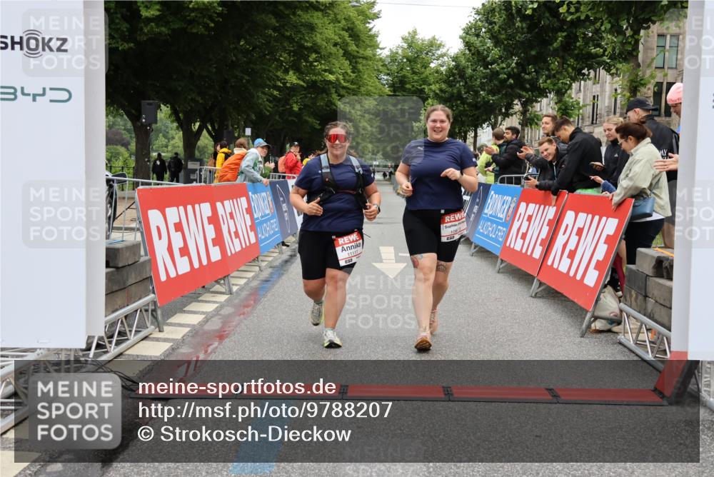 14.06.2026 - REWE Women's Run Strokosch-Dieckow http://msf.ph/oto/9788207 14.06.2026 10:33:19 Ziel 10873, 11117 meine-sportfotos.de