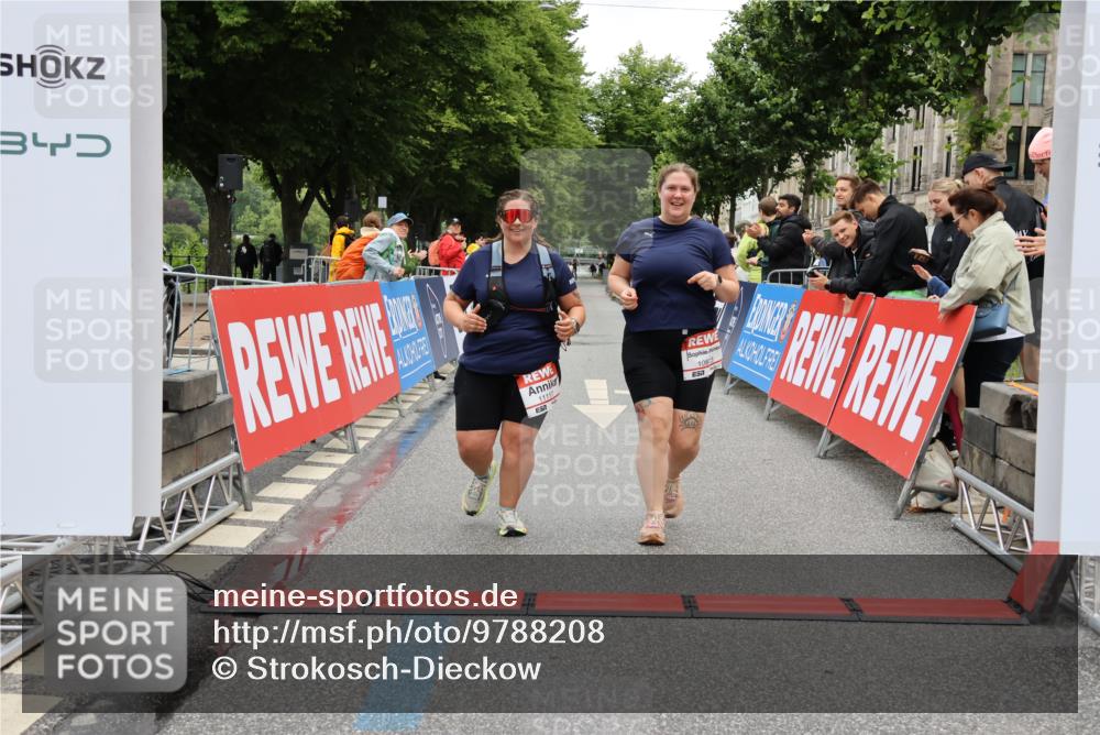 14.06.2026 - REWE Women's Run Strokosch-Dieckow http://msf.ph/oto/9788208 14.06.2026 10:33:19 Ziel 10873, 11117 meine-sportfotos.de