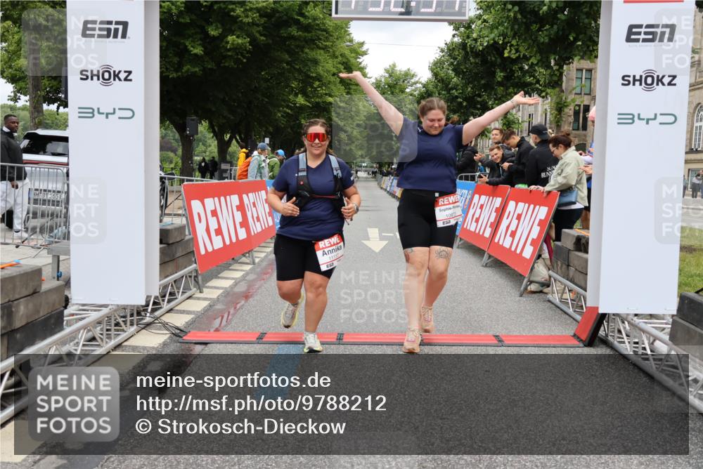 14.06.2026 - REWE Women's Run Strokosch-Dieckow http://msf.ph/oto/9788212 14.06.2026 10:33:20 Ziel 10873, 11117 meine-sportfotos.de