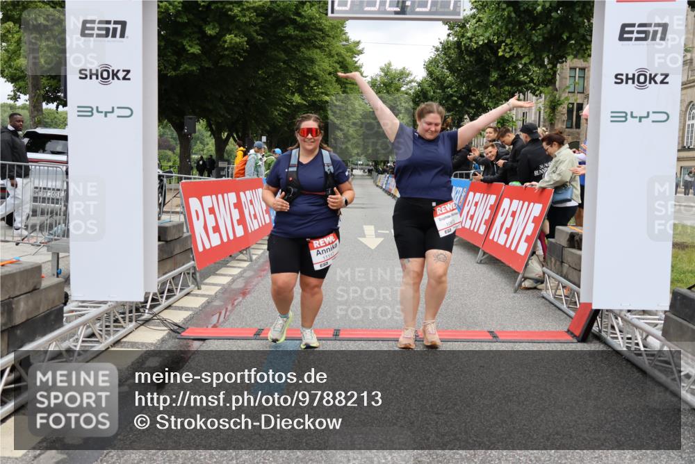 14.06.2026 - REWE Women's Run Strokosch-Dieckow http://msf.ph/oto/9788213 14.06.2026 10:33:20 Ziel 10873, 11117 meine-sportfotos.de