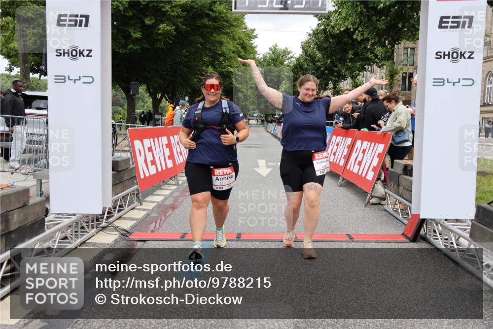 14.06.2026 - REWE Women's Run Strokosch-Dieckow http://msf.ph/oto/9788215 14.06.2026 10:33:20 Ziel 10873, 11117 meine-sportfotos.de