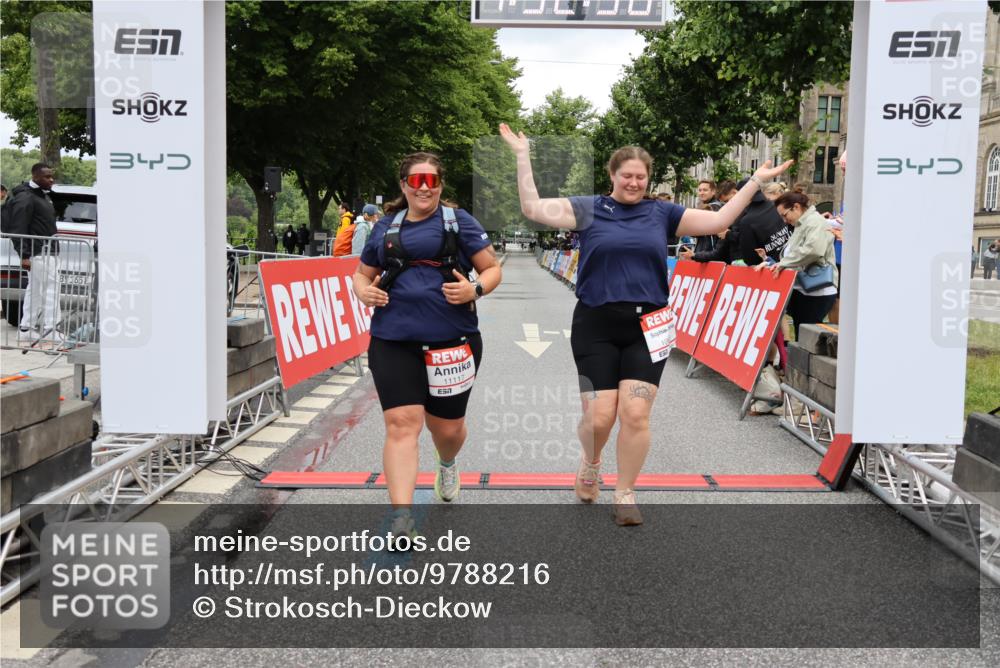 14.06.2026 - REWE Women's Run Strokosch-Dieckow http://msf.ph/oto/9788216 14.06.2026 10:33:20 Ziel 10873, 11117 meine-sportfotos.de