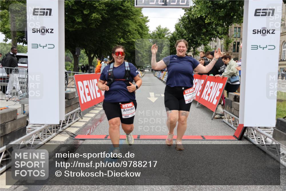 14.06.2026 - REWE Women's Run Strokosch-Dieckow http://msf.ph/oto/9788217 14.06.2026 10:33:21 Ziel 10873, 11117 meine-sportfotos.de