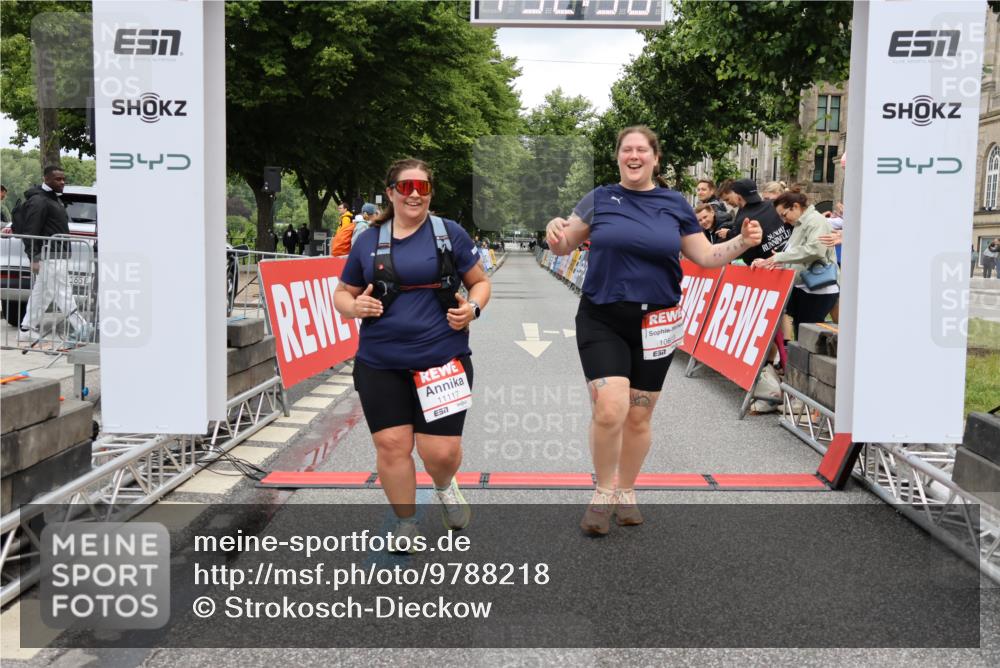 14.06.2026 - REWE Women's Run Strokosch-Dieckow http://msf.ph/oto/9788218 14.06.2026 10:33:21 Ziel 10873, 11117 meine-sportfotos.de